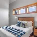 One Bedroom Cozy Lofted Getaway - Wolf Lodge Hosted By Mtvr