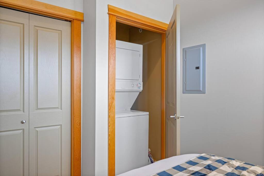 One Bedroom Cozy Lofted Getaway - Wolf Hosted By Mtvr *