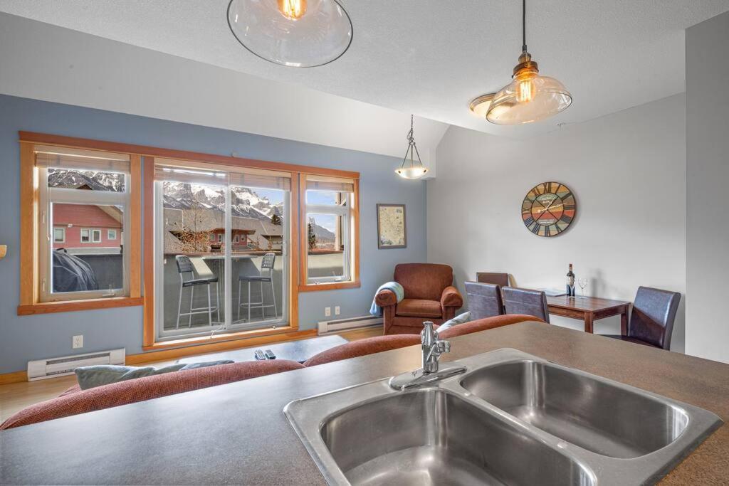 One Bedroom Cozy Lofted Getaway - Wolf Hosted By Mtvr Apartment